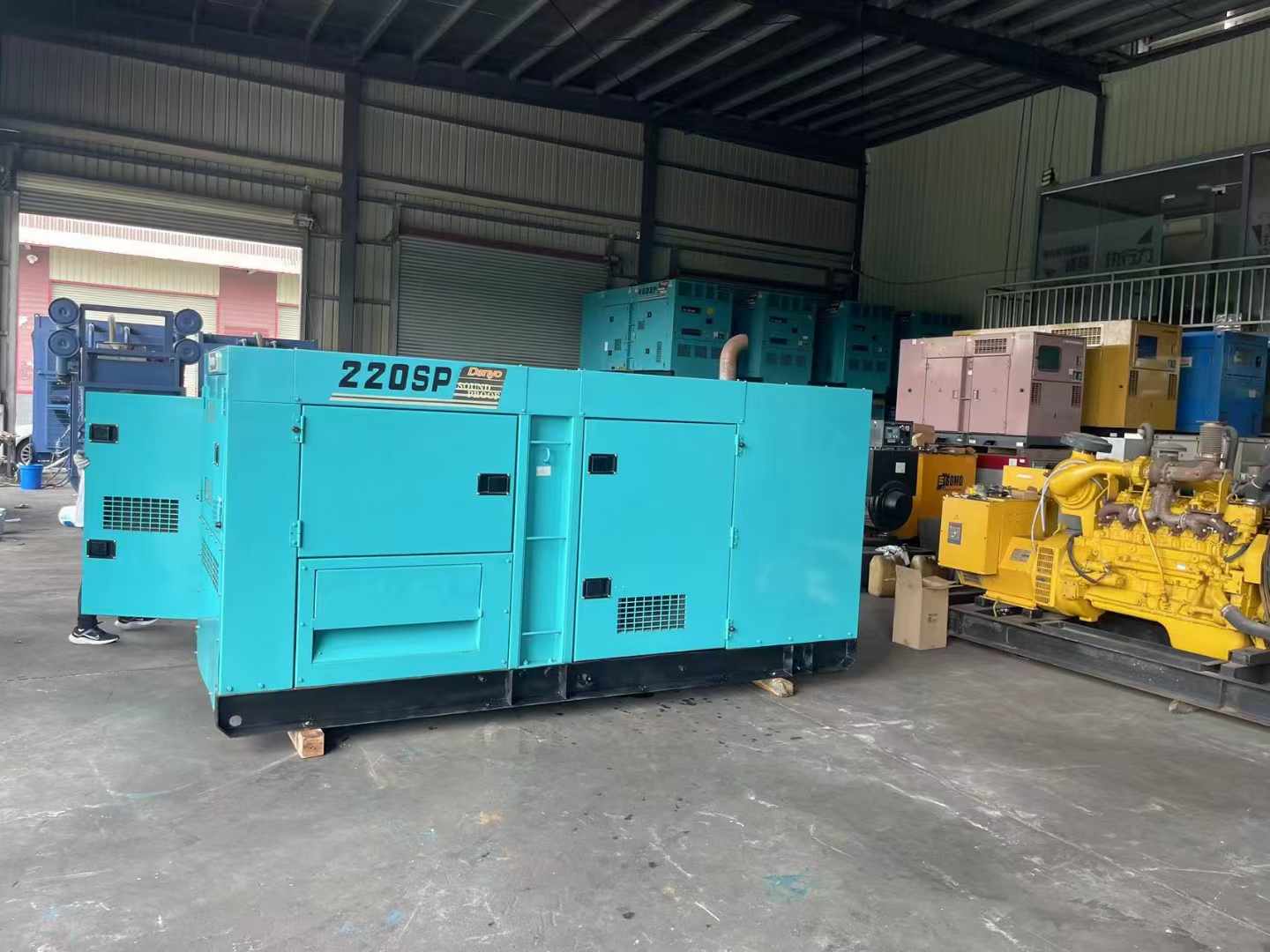 泸州800kW 柴油发电机的输出电流波动范围是多少？